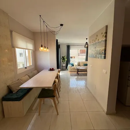 Casa Carrera - Spacious 2-bed In The Heart Of Apartmán Corralejo
